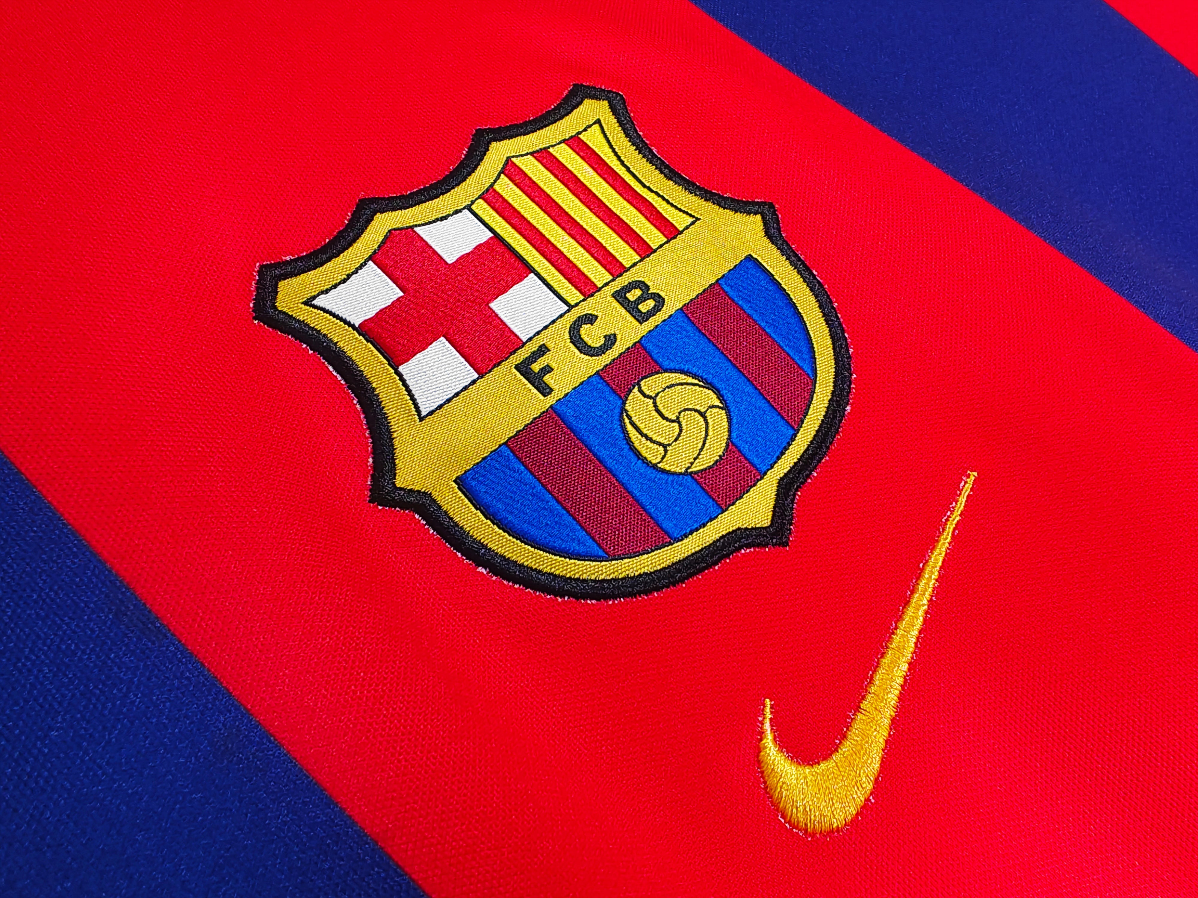 FC Barcelona 1999-2000 Home Kit