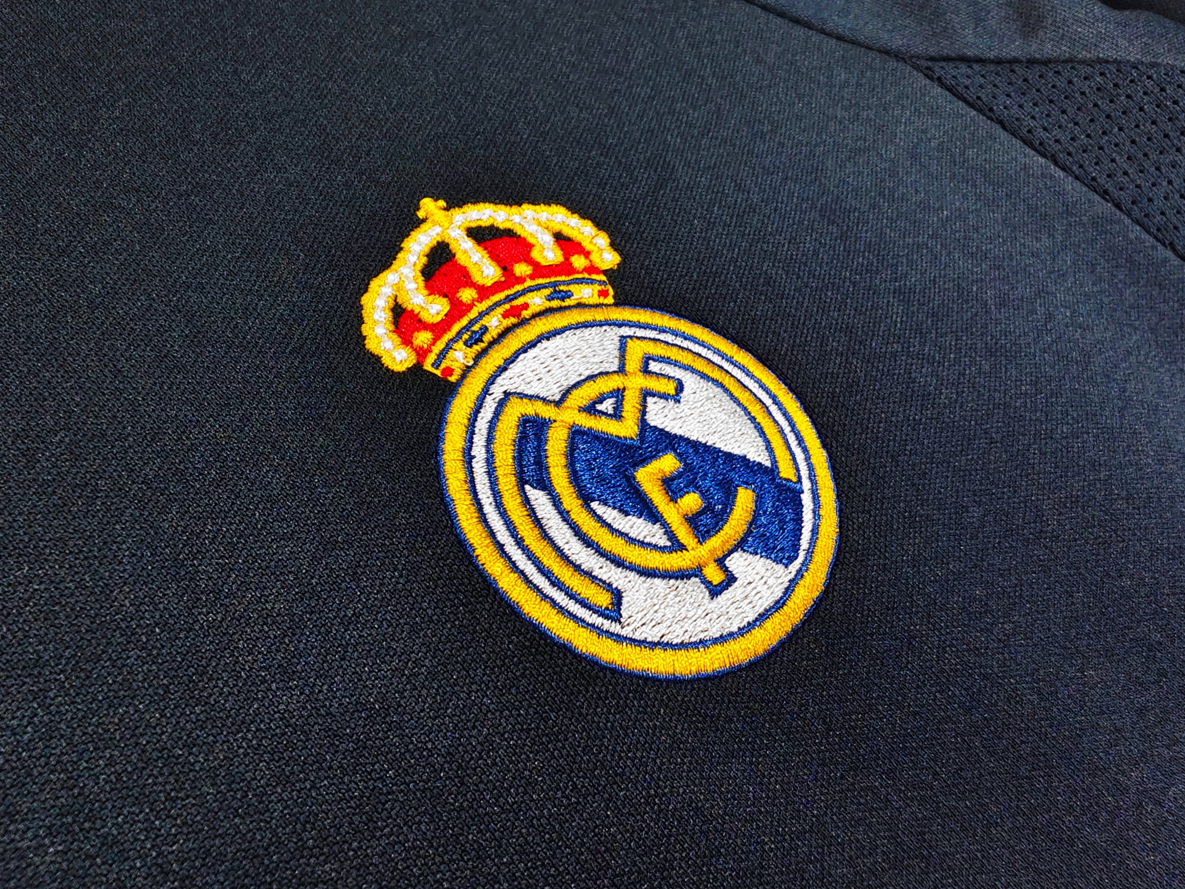 Real Madrid 2004-2005 Away Kit