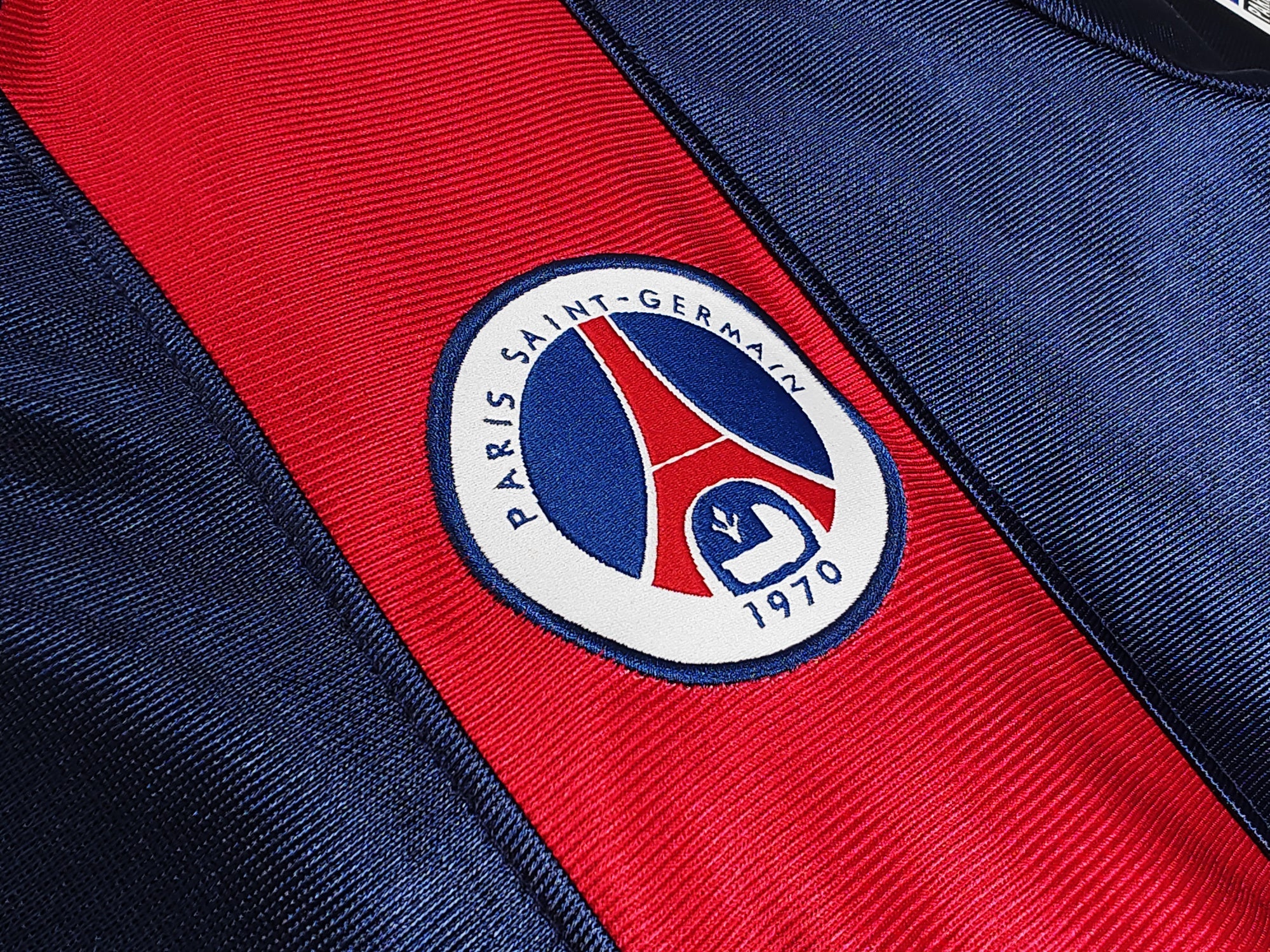 Paris Saint-Germain 2000-2001 Home Kit