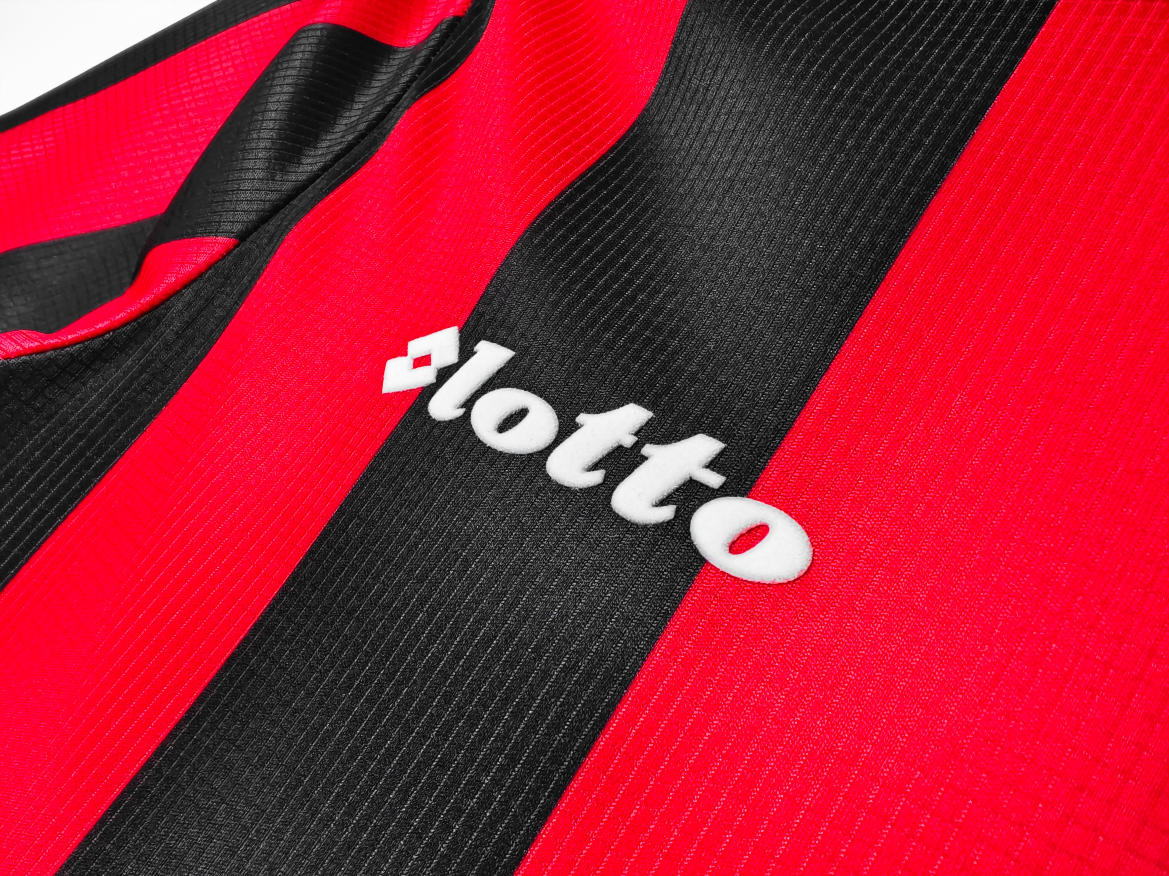 AC Milan 1995–1996 Home Kit