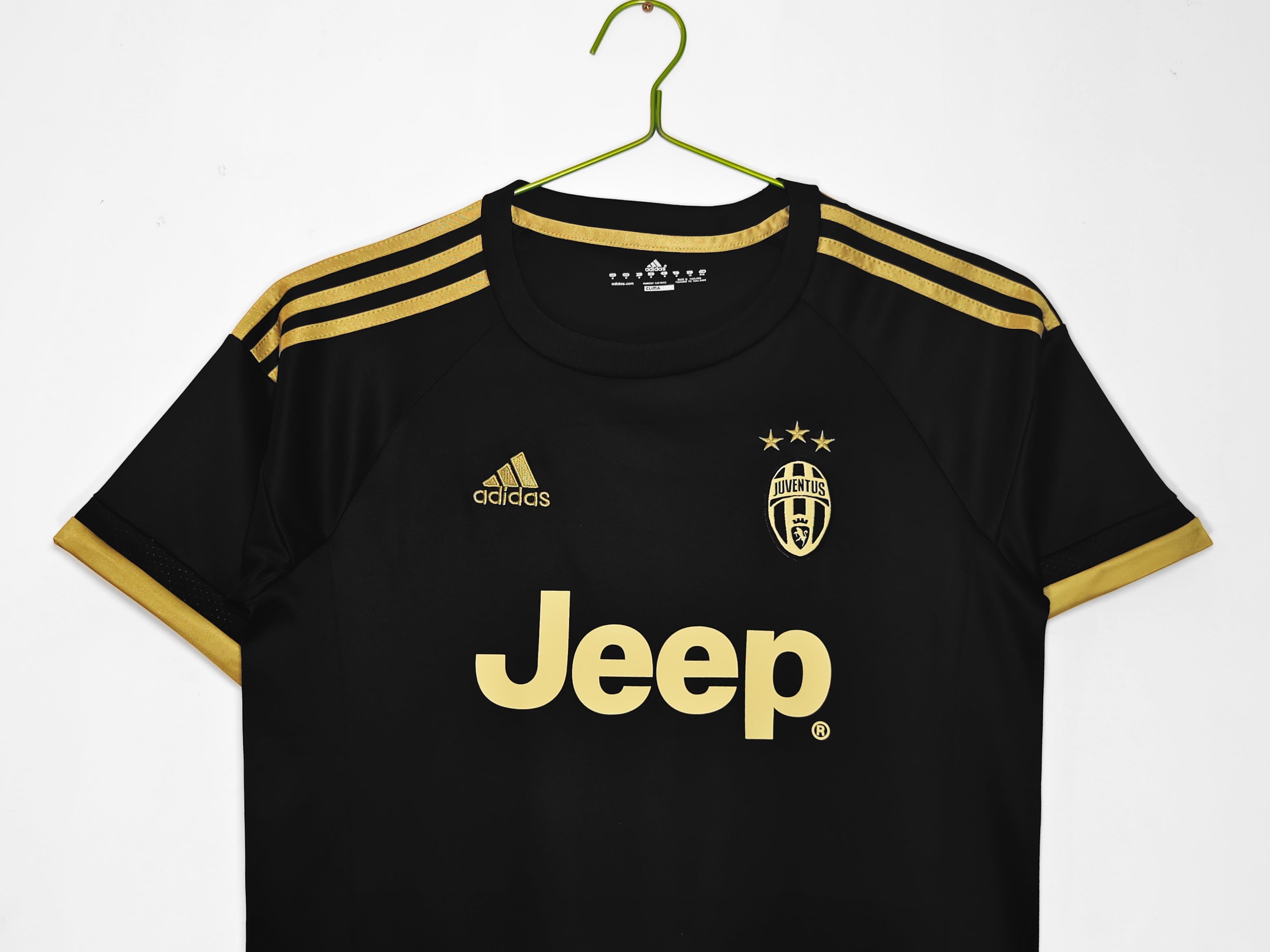 Juventus 2015–2016 Away Kit