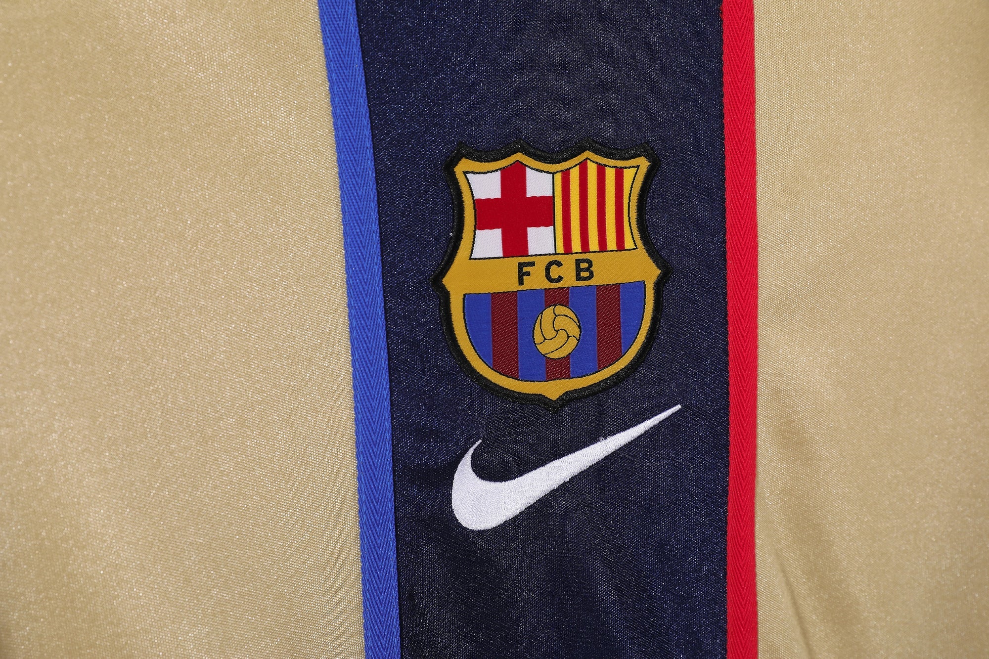 FC Barcelona 2001-2002 Away Kit